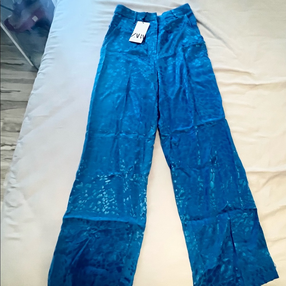 **NWT** SATIN EFFECT STRAIGHT LEG ANIMAL PRINT ZARA PANTS